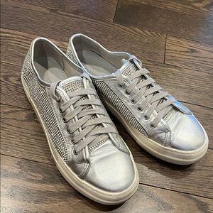 Gianni Bini Zennaa Silver Metallic Rhinestone Sneakers Women’s 8.5 Crystal Bling